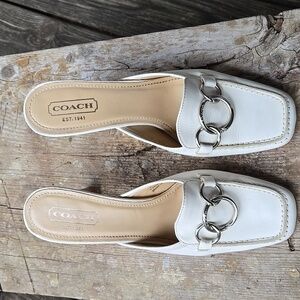 COACH Cream Women's Mules. Gorgeous Silver Hardware. Size 8B. Good Condition.